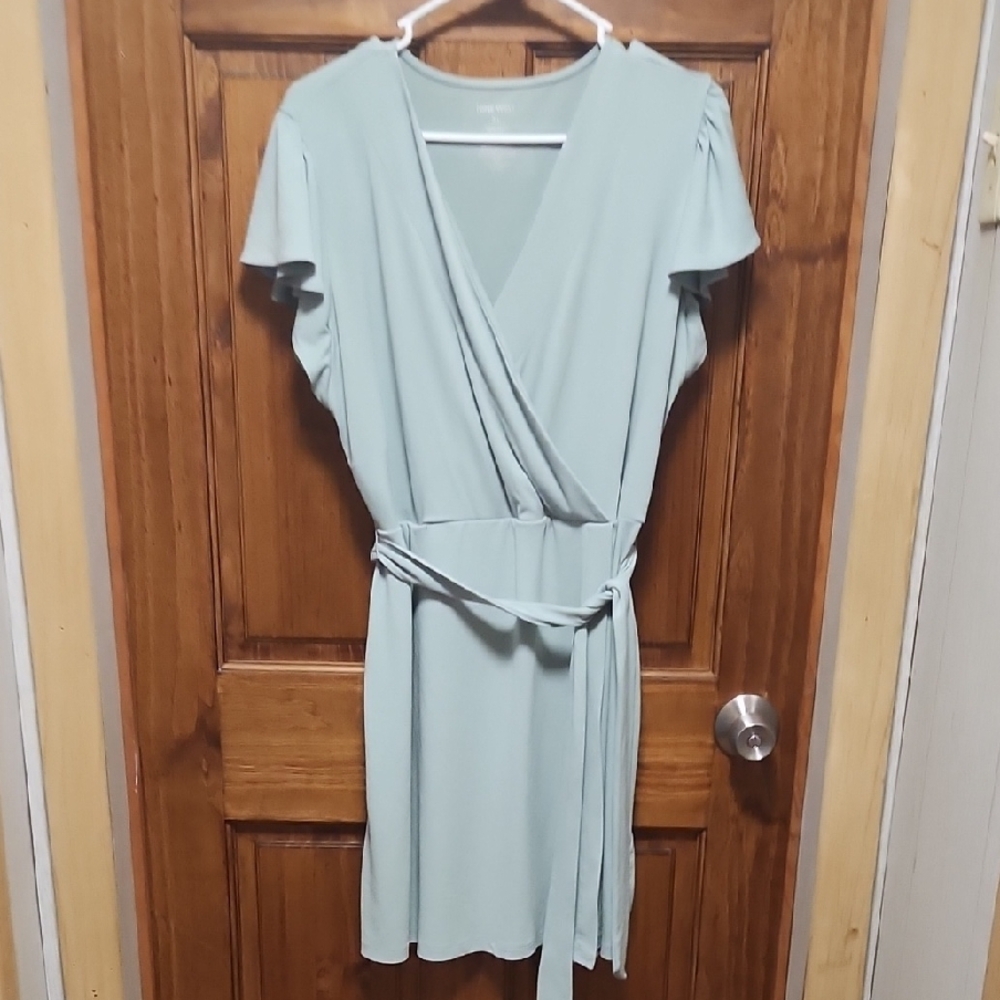 Nine West Green Wrap Tie Front Midi Dress